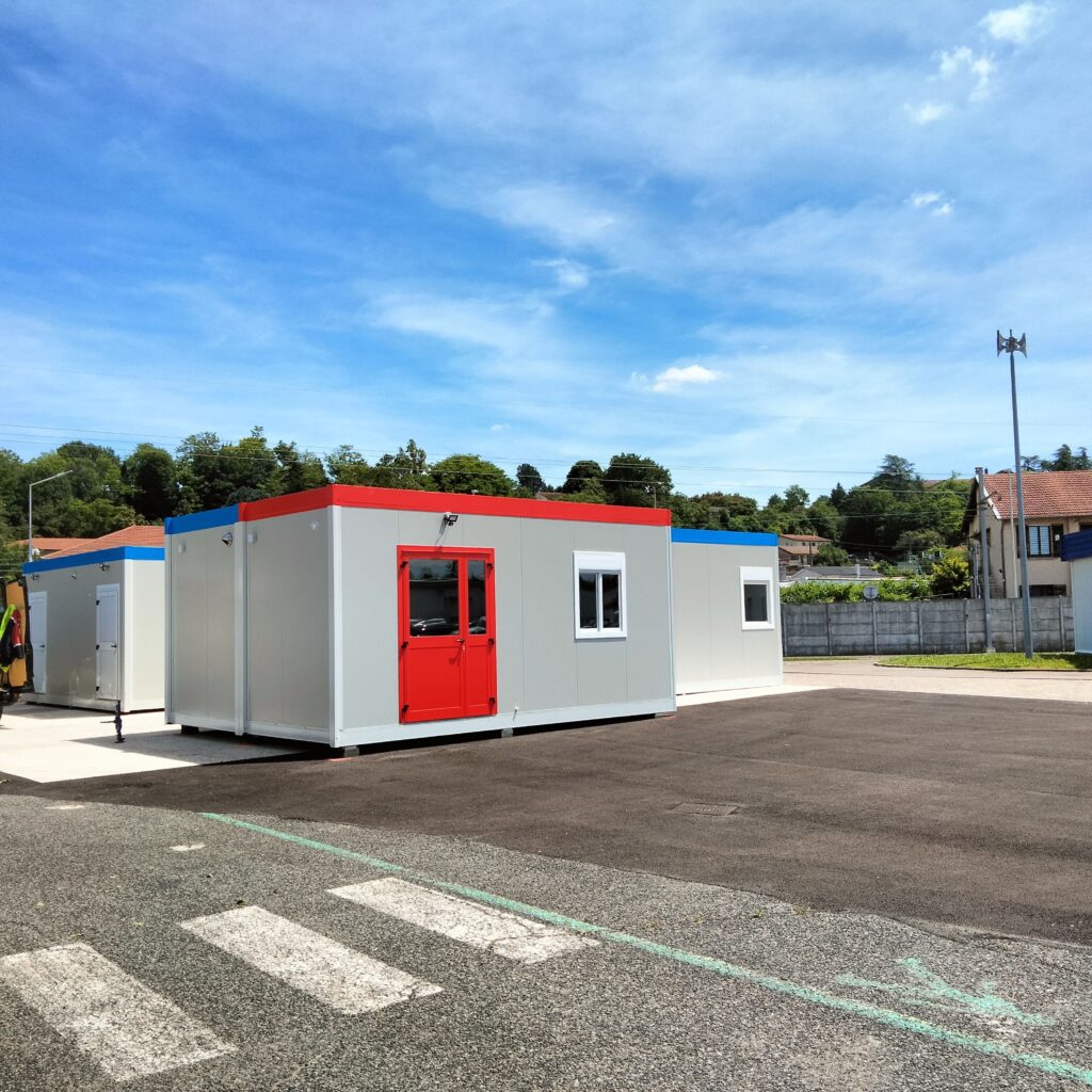 Ensemble modulaire réfectoire - bureaux - vestiaires